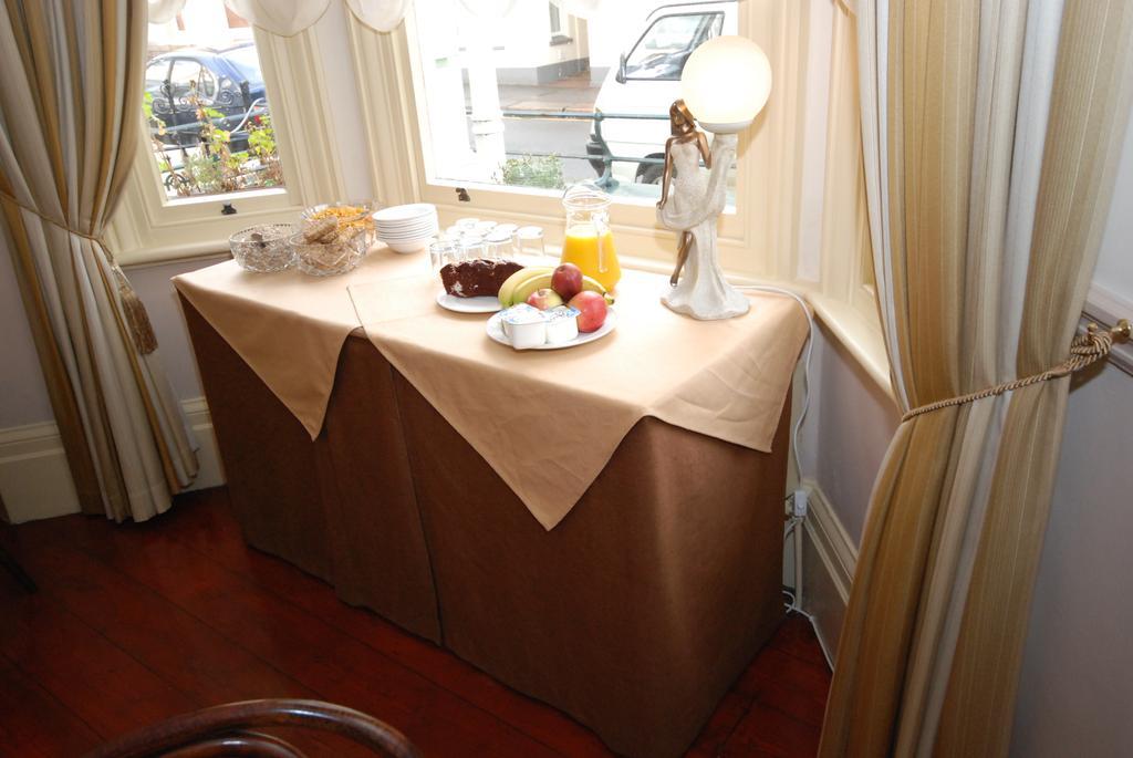 La Bonne Vie Guest House Saint Helier Jersey Exterior foto